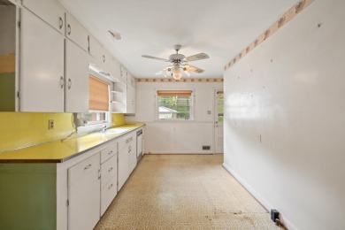 403 Holiday Road offers an outstanding location in Lexington's on Idle Hour Country Club in Kentucky - for sale on GolfHomes.com, golf home, golf lot