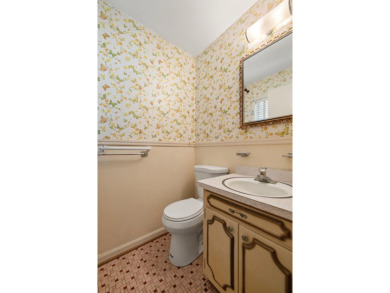 403 Holiday Road offers an outstanding location in Lexington's on Idle Hour Country Club in Kentucky - for sale on GolfHomes.com, golf home, golf lot