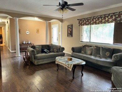 3 bedroom, 2 bath home in Seguin near the golf course. Beautiful on Golf Club of Seguin in Texas - for sale on GolfHomes.com, golf home, golf lot