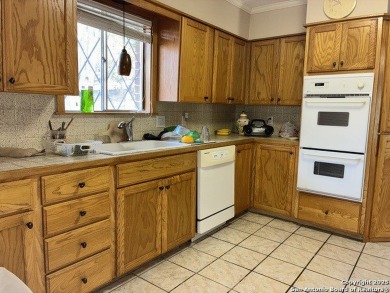 3 bedroom, 2 bath home in Seguin near the golf course. Beautiful on Golf Club of Seguin in Texas - for sale on GolfHomes.com, golf home, golf lot