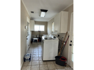 3 bedroom, 2 bath home in Seguin near the golf course. Beautiful on Golf Club of Seguin in Texas - for sale on GolfHomes.com, golf home, golf lot
