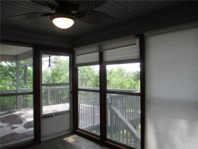 Move in ready Ranch home is waiting for YOU!! Well maintained 3 on Holiday Island Golf Course in Arkansas - for sale on GolfHomes.com, golf home, golf lot