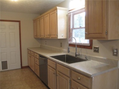 Move in ready Ranch home is waiting for YOU!! Well maintained 3 on Holiday Island Golf Course in Arkansas - for sale on GolfHomes.com, golf home, golf lot