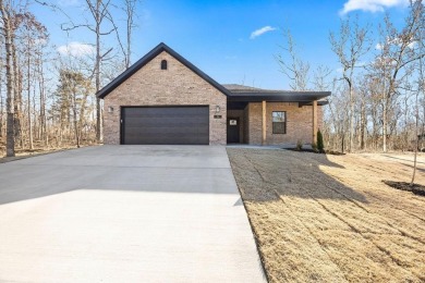 Come enjoy Bella Vista and all it has to offer, which includes on Bella Vista Country Club - Berksdale in Arkansas - for sale on GolfHomes.com, golf home, golf lot