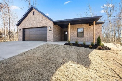 Come enjoy Bella Vista and all it has to offer, which includes on Bella Vista Country Club - Berksdale in Arkansas - for sale on GolfHomes.com, golf home, golf lot