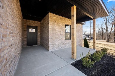 Come enjoy Bella Vista and all it has to offer, which includes on Bella Vista Country Club - Berksdale in Arkansas - for sale on GolfHomes.com, golf home, golf lot