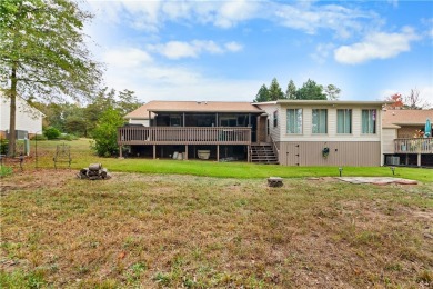 Lakefront condo with a deeded boat slip and boat for under on Stone Creek Cove Golf Course in South Carolina - for sale on GolfHomes.com, golf home, golf lot