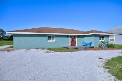 *NEW ROOF ON SCHEDULED TO BE REPLACED ASAP* Prepare to fall in on River Greens Golf Course in Florida - for sale on GolfHomes.com, golf home, golf lot