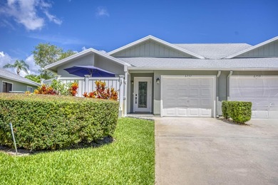 This beautifully updated villa, located in the highly on Heritage Ridge Golf Club in Florida - for sale on GolfHomes.com, golf home, golf lot