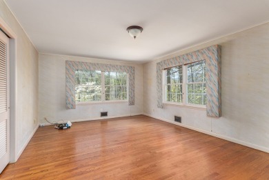 Rare opportunity near Waynesville Country Club! Spacious 4BD/4BA on Waynesville Country Club Inn in North Carolina - for sale on GolfHomes.com, golf home, golf lot