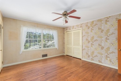 Rare opportunity near Waynesville Country Club! Spacious 4BD/4BA on Waynesville Country Club Inn in North Carolina - for sale on GolfHomes.com, golf home, golf lot