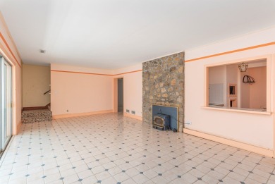 Rare opportunity near Waynesville Country Club! Spacious 4BD/4BA on Waynesville Country Club Inn in North Carolina - for sale on GolfHomes.com, golf home, golf lot