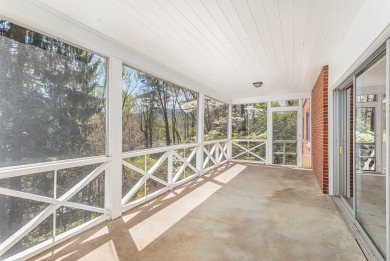 Rare opportunity near Waynesville Country Club! Spacious 4BD/4BA on Waynesville Country Club Inn in North Carolina - for sale on GolfHomes.com, golf home, golf lot