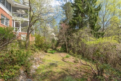 Rare opportunity near Waynesville Country Club! Spacious 4BD/4BA on Waynesville Country Club Inn in North Carolina - for sale on GolfHomes.com, golf home, golf lot