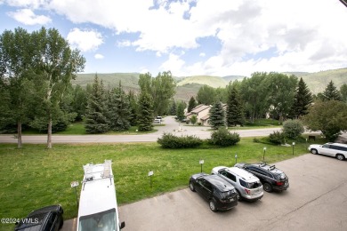 Natural light pours into this serene Scandinavian-inspired on Eagle Vail Golf Course in Colorado - for sale on GolfHomes.com, golf home, golf lot