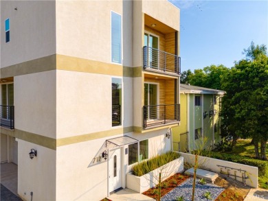This property is located in the vibrant Highland Park on Arroyo Seco Golf Course in California - for sale on GolfHomes.com, golf home, golf lot