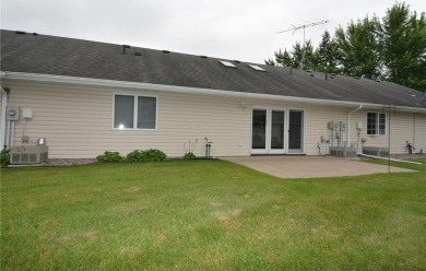 Perfectly Maintained One Level Townhome. Walking distance to on Stones Throw Golf Course in Minnesota - for sale on GolfHomes.com, golf home, golf lot