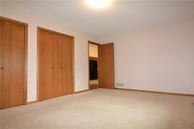 Perfectly Maintained One Level Townhome. Walking distance to on Stones Throw Golf Course in Minnesota - for sale on GolfHomes.com, golf home, golf lot