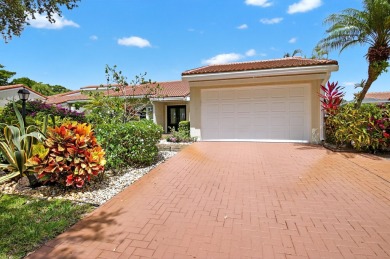 Welcome to 37 Glens Drive W, a beautifully maintained 2-bedroom on Hunters Run Golf and Country Club in Florida - for sale on GolfHomes.com, golf home, golf lot