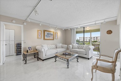 This beautifully updated 3 bed/2 bath offers a large layout of on Pembroke Lakes Golf Club in Florida - for sale on GolfHomes.com, golf home, golf lot