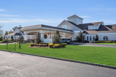 LOCATION!!! Beautiful Aragon in pristine condition in the gated on Renaissance Country Club in New Jersey - for sale on GolfHomes.com, golf home, golf lot