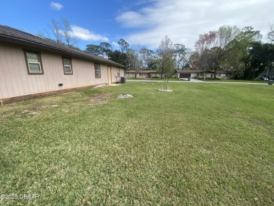 Amazing House in a Exclusive golfing Neighborhood,, Convenient on Riviera Country Club in Florida - for sale on GolfHomes.com, golf home, golf lot