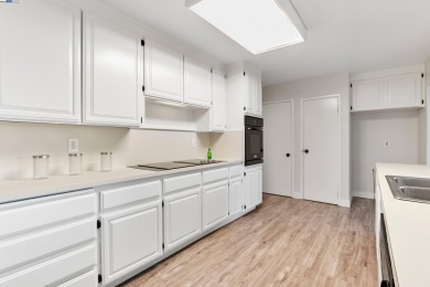 Come see the charm and comfort of this updated home, featuring on Willow Park Golf Course in California - for sale on GolfHomes.com, golf home, golf lot
