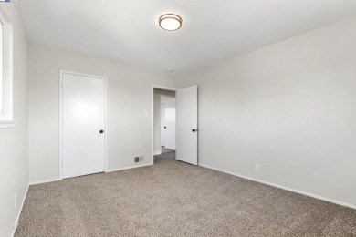 Come see the charm and comfort of this updated home, featuring on Willow Park Golf Course in California - for sale on GolfHomes.com, golf home, golf lot