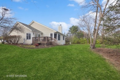 WELCOME TO FABULOUS! This beautifully updated gem in the on Stonebridge Country Club in Illinois - for sale on GolfHomes.com, golf home, golf lot