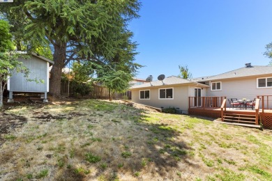 Come see the charm and comfort of this updated home, featuring on Willow Park Golf Course in California - for sale on GolfHomes.com, golf home, golf lot