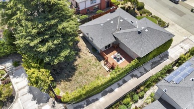 Come see the charm and comfort of this updated home, featuring on Willow Park Golf Course in California - for sale on GolfHomes.com, golf home, golf lot