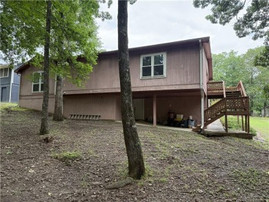 Welcome to this 4 bedroom, 2 bath home offering 1,816 sq ft of on Indian Hills Country Club in Arkansas - for sale on GolfHomes.com, golf home, golf lot