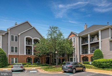Welcome to this bright and beautifully maintained two-bedroom on Algonkian Regional Park Golf Course in Virginia - for sale on GolfHomes.com, golf home, golf lot