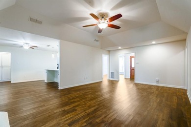 Welcome to easy living in sought-after Pecan Plantation--where on Pecan Plantation Country Club in Texas - for sale on GolfHomes.com, golf home, golf lot