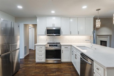 Welcome to easy living in sought-after Pecan Plantation--where on Pecan Plantation Country Club in Texas - for sale on GolfHomes.com, golf home, golf lot