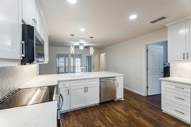 Welcome to easy living in sought-after Pecan Plantation--where on Pecan Plantation Country Club in Texas - for sale on GolfHomes.com, golf home, golf lot