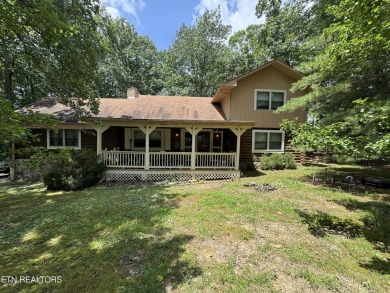 Come and check out this log cabin that backs up to Druid Hills on Druid Hills Golf Club in Tennessee - for sale on GolfHomes.com, golf home, golf lot