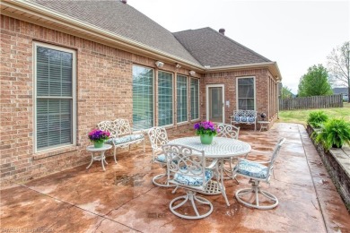 Quality Custom Built One Owner Home.  3504 SF 4 BR's 3 1/2 BA's on Eagle Crest Golf Course in Arkansas - for sale on GolfHomes.com, golf home, golf lot