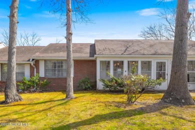 Charming 2 Bedroom Condo in Leisure Village.. Priced to on Greenbriar Woodlands in New Jersey - for sale on GolfHomes.com, golf home, golf lot