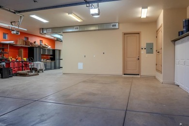 Custom golf course pool home in Schechert Estates on a quiet on Foothills Executive Golf Course in Arizona - for sale on GolfHomes.com, golf home, golf lot