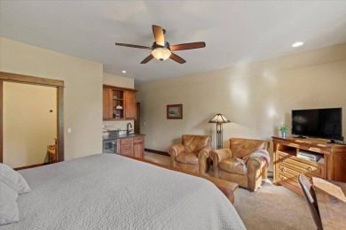 Experience North Idaho luxury living in this fully furnished on Avondale Golf and Tennis Club in Idaho - for sale on GolfHomes.com, golf home, golf lot