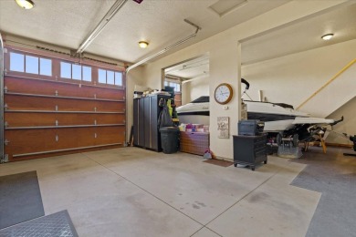 Experience North Idaho luxury living in this fully furnished on Avondale Golf and Tennis Club in Idaho - for sale on GolfHomes.com, golf home, golf lot