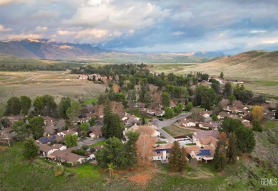 This is a stunning beautiful home in the gated community of Rio on Kern River Golf Course in California - for sale on GolfHomes.com, golf home, golf lot