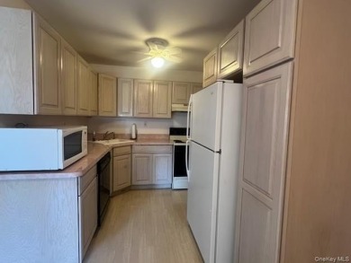 Great location. Corner unit Greenbriar Model with open porch and on Leisure Village Golf Course in New York - for sale on GolfHomes.com, golf home, golf lot
