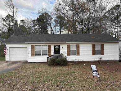 Charming Starter Home in Sought-After Benton! Welcome home to on  in Arkansas - for sale on GolfHomes.com, golf home, golf lot