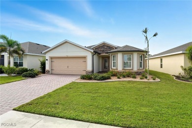 Discover this beautifully appointed 3-bedroom, 2-bathroom home on Sabal Springs Golf and Racquet Club in Florida - for sale on GolfHomes.com, golf home, golf lot