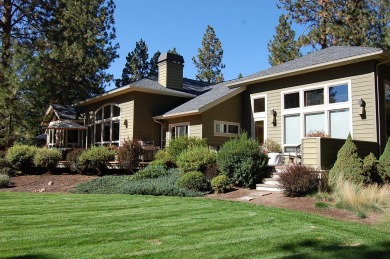 Come see this gracious, spacious one-owner home built by on Aspen Lakes Golf Course in Oregon - for sale on GolfHomes.com, golf home, golf lot