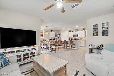 WELCOME TO YOUR SLICE OF SHUNSHINE IN MAGNOLIA LANDING! This on Herons Glen Golf and Country Club in Florida - for sale on GolfHomes.com, golf home, golf lot