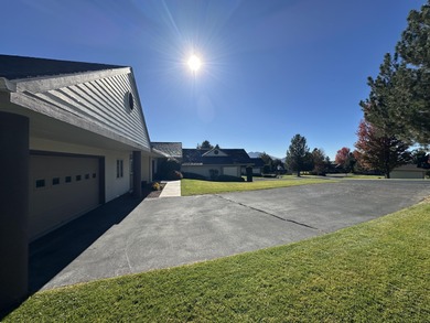 Upper unit on 9th hole at Shield Crest Golf Course overlooking on Shield Crest Golf Course in Oregon - for sale on GolfHomes.com, golf home, golf lot
