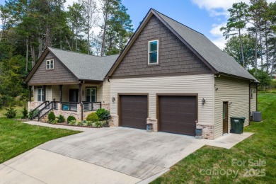 Beautiful Golf Course Ranch in Catawba Springs - 3BR/2.5BA with on Catawba Springs Golf Course At Lake Hickory  in North Carolina - for sale on GolfHomes.com, golf home, golf lot